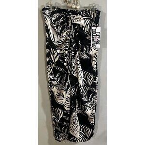 New Future Collective Black Creme Dress XS Ruched Front Side Zipper $36